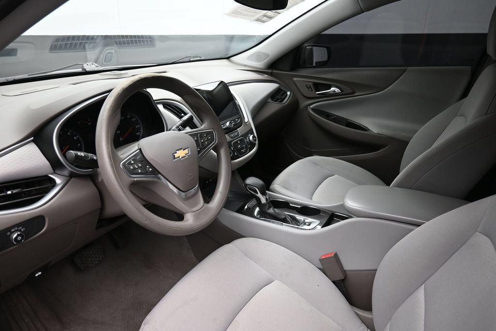 Used 2023 Chevrolet Malibu LS FWD image 18