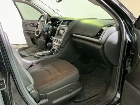 Used 2016 GMC Acadia SLE FWD image 19