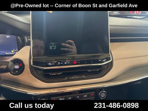 Used 2022 Jeep Compass Limited w/ Elite Group AWD/4WD image 19