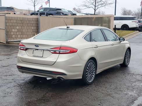 Used 2018 Ford Fusion SE w/ Fusion SE Technology Package image 6