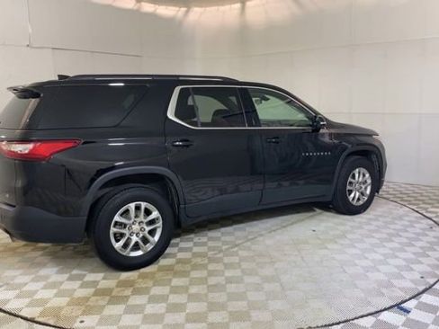 Used 2019 Chevrolet Traverse LT FWD image 3