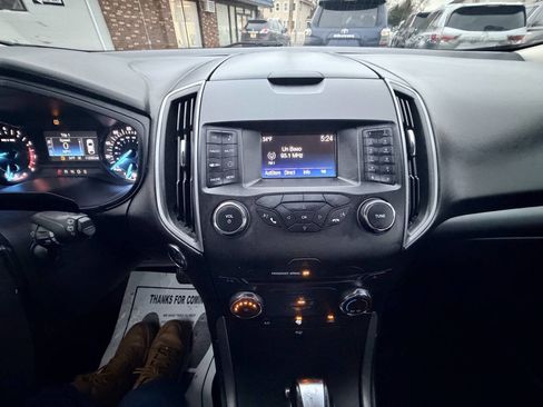 Used 2018 Ford Edge SE image 6