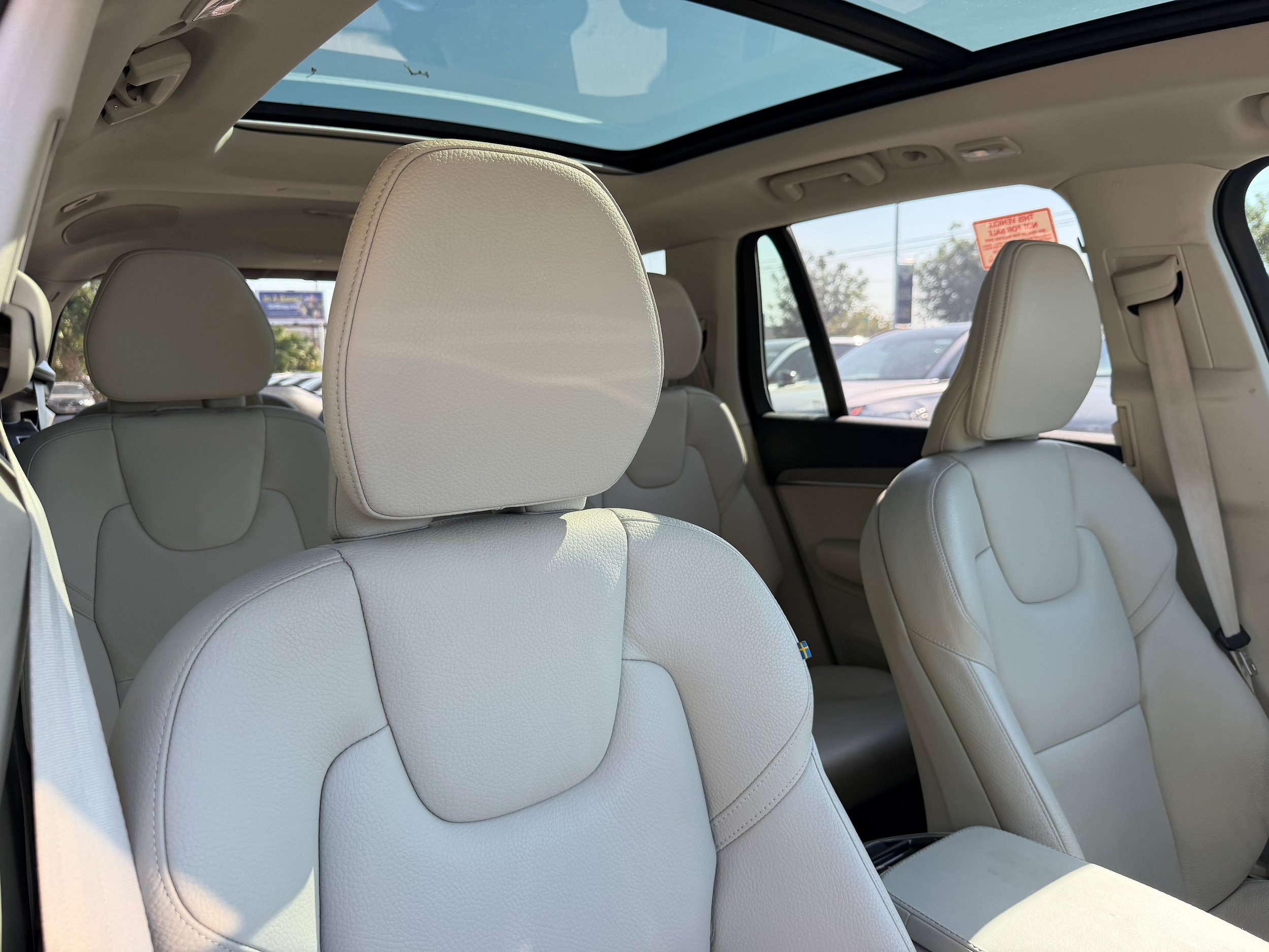 Certified 2025 Volvo XC90 T8 Plus w/ Protection Package Premier AWD/4WD image 11