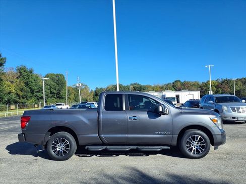 Used 2021 Nissan Titan SV w/ SV Convenience Package image 21