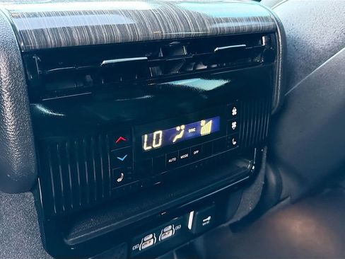 Used 2023 Jeep Wagoneer Series II w/ Premium Group I image 27