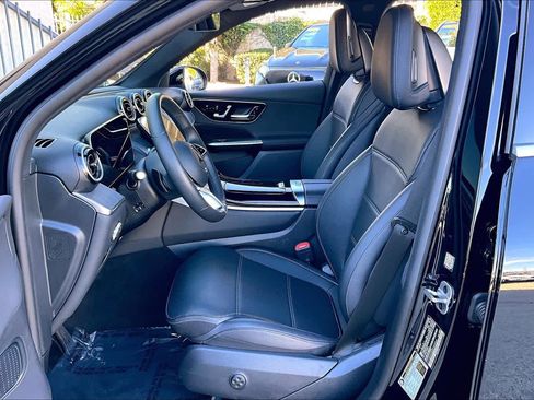 Used 2025 Mercedes-Benz GLC 300 GLC 300 image 8