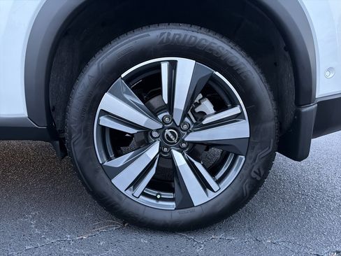 Used 2025 Nissan Rogue SL image 20