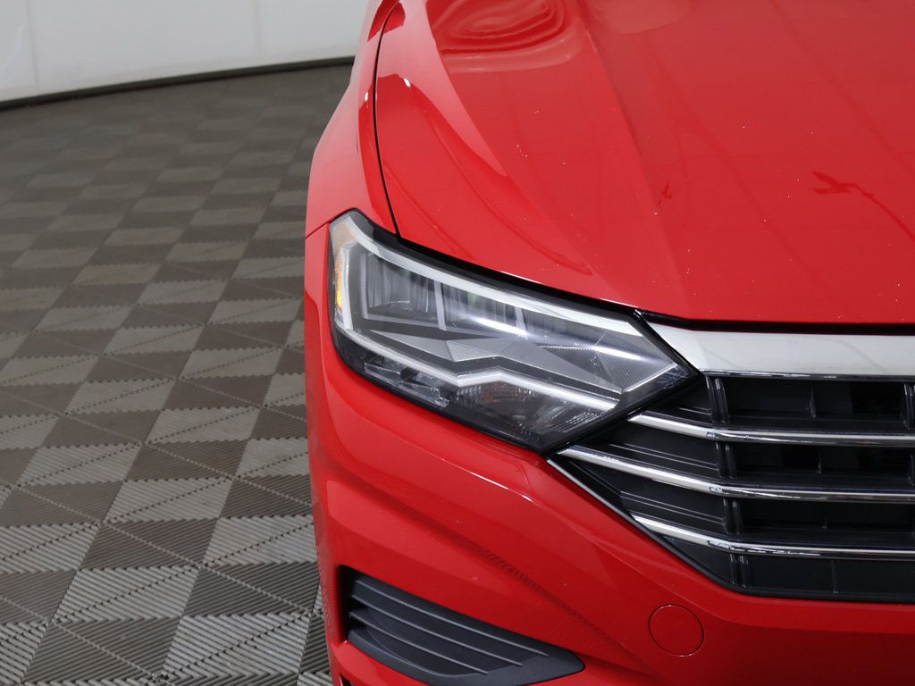 Used 2020 Volkswagen Jetta SE w/ SE Cold Weather Package FWD image 14