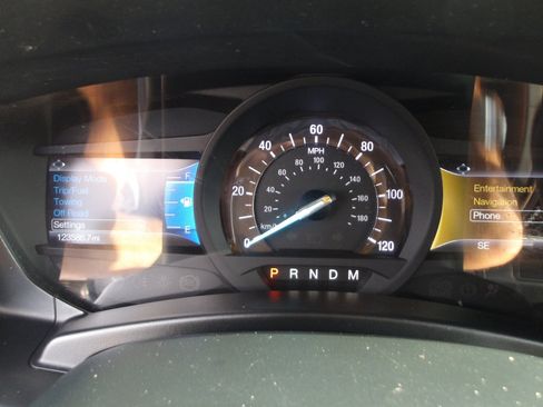 Used 2017 Ford Expedition Platinum image 21