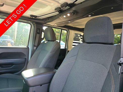 Used 2024 Jeep Wrangler Unlimited Sport AWD/4WD image 24