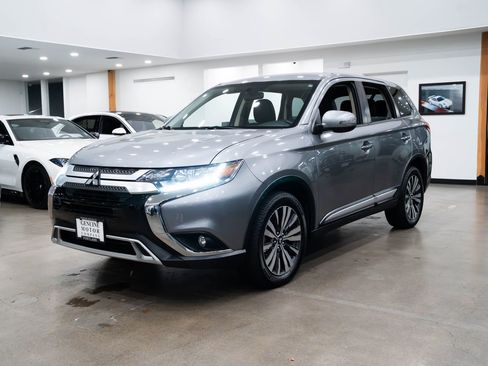 Used 2019 Mitsubishi Outlander SE image 26