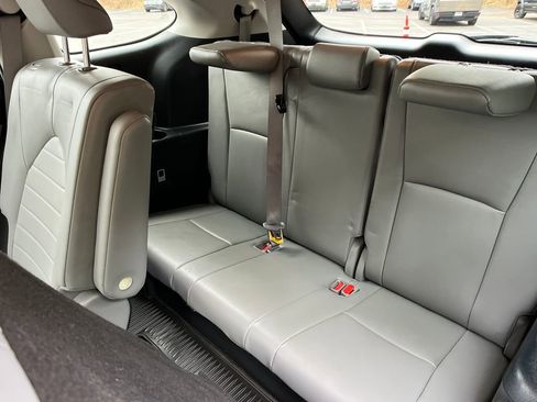 Used 2023 Toyota Highlander XLE image 23