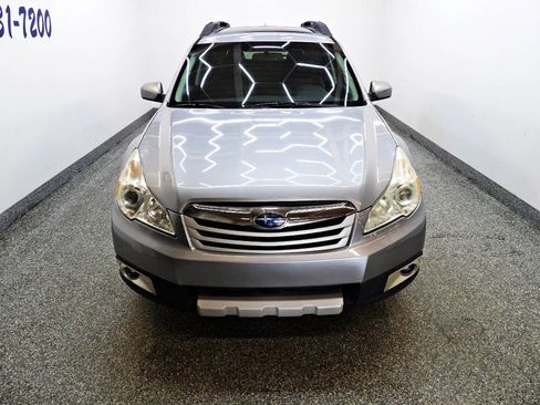 Used 2011 Subaru Outback 3.6R Limited w/ PWR Moonroof Pkg AWD/4WD image 2