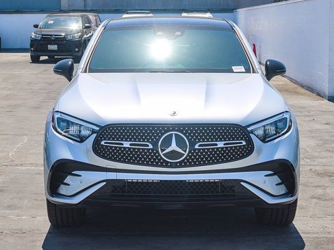 Used 2024 Mercedes-Benz GLC 300 4MATIC image 2