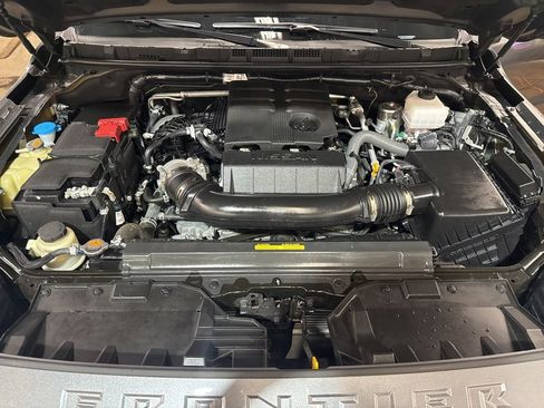 Certified 2024 Nissan Frontier SL image 24