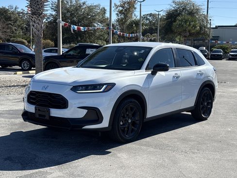 Certified 2025 Honda HR-V Sport image 13