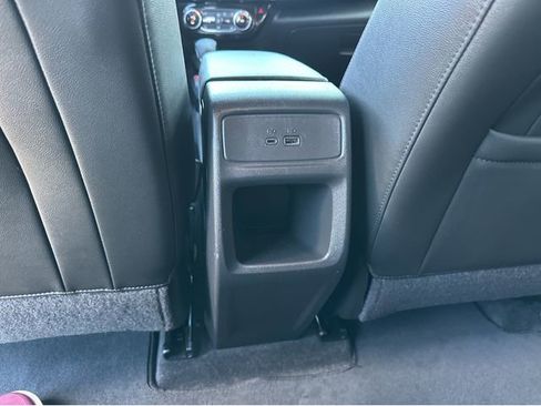 Used 2024 Chevrolet Trax RS w/ Sunroof Package FWD image 20