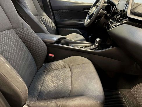 Used 2020 Toyota C-HR LE image 24