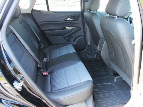 New 2025 Chevrolet Trax LT w/ Driver Confidence Package image 41