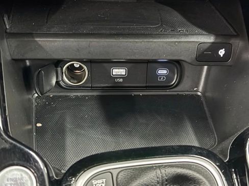 Used 2025 Kia Soul S image 30