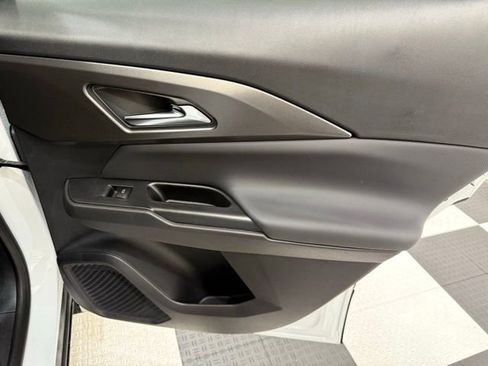 New 2026 Chevrolet Equinox EV LT image 24