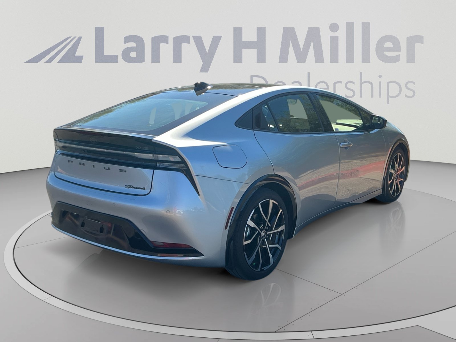 Used 2024 Toyota Prius Prime FWD image 5