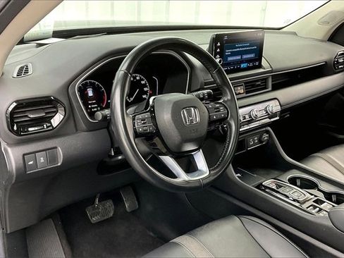 Certified 2024 Honda Pilot Touring image 17