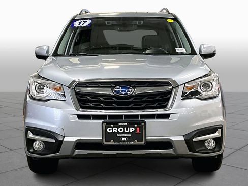 Used 2017 Subaru Forester 2.5i Touring AWD/4WD image 5