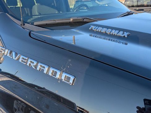 Used 2025 Chevrolet Silverado 1500 LT AWD/4WD image 18