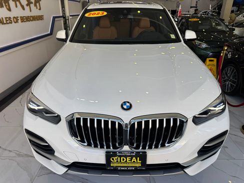 Used 2023 BMW X5 xDrive40i w/ Premium Package AWD/4WD image 2