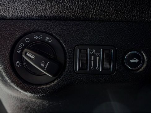 Used 2022 Dodge Challenger SXT w/ Blacktop Package image 18