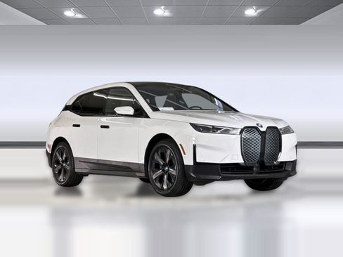 Used 2024 BMW iX xDrive50 AWD/4WD image 7