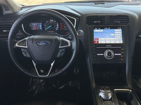 Used 2017 Ford Fusion Titanium FWD image 17