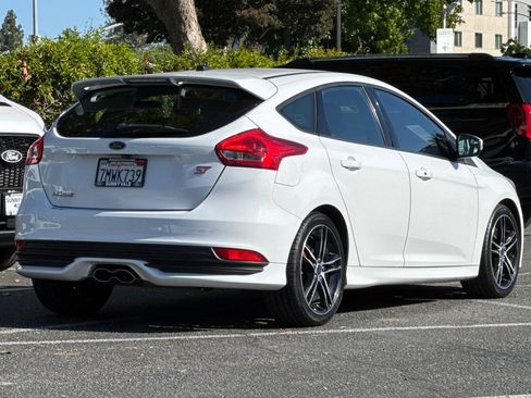Used 2015 Ford Focus ST FWD image 4