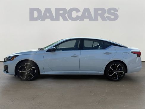 Used 2024 Nissan Altima 2.5 SR FWD image 4
