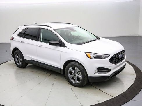 Certified 2022 Ford Edge SEL w/ Sport Appearance Package image 2