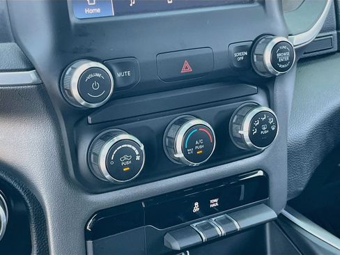 Used 2022 RAM 1500 Big Horn AWD/4WD image 15