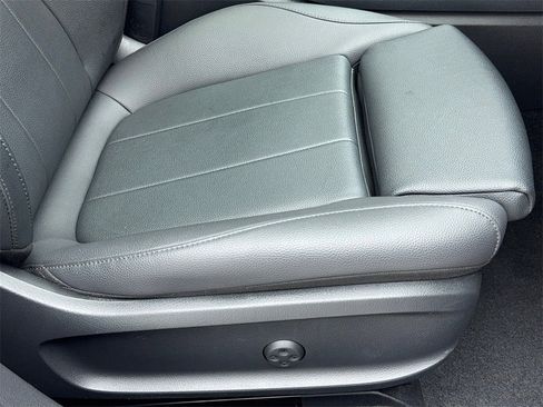 Used 2025 Mercedes-Benz CLA 250 image 46