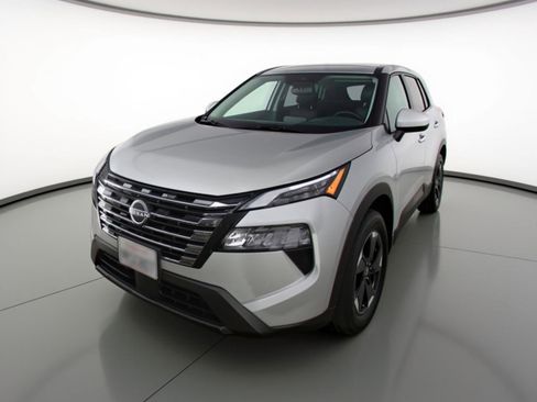 Used 2025 Nissan Rogue SV FWD image 3