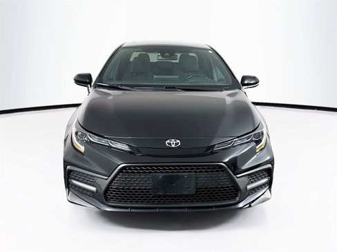 Used 2021 Toyota Corolla SE w/ SE Premium Package image 2
