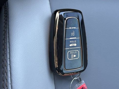Used 2025 Toyota RAV4 XLE Premium FWD image 40