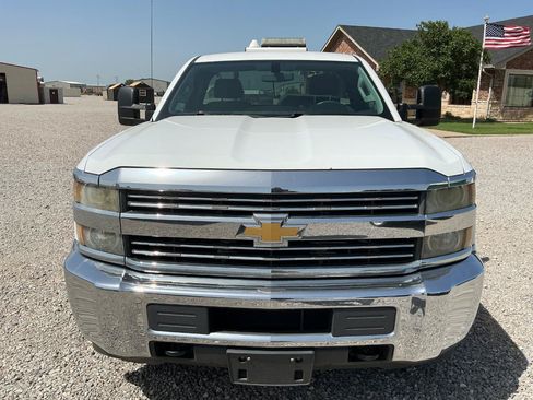 Used 2015 Chevrolet Silverado 2500 W/T RWD image 2