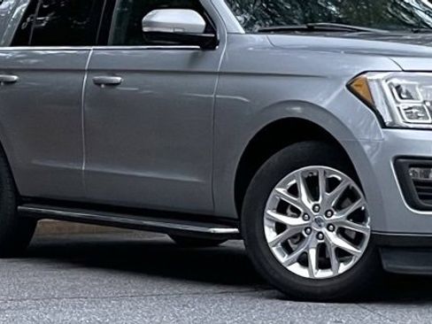 Used 2020 Ford Expedition XLT w/ Equipment Group 202A image 10