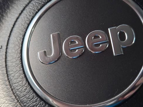 Used 2023 Jeep Renegade Latitude image 34