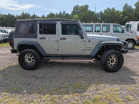 Used 2014 Jeep Wrangler Unlimited Sport AWD/4WD image 4