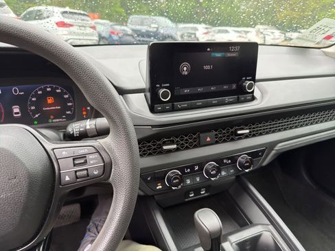 Used 2024 Honda Accord EX image 20