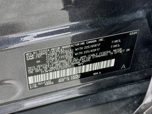 Used 2025 Toyota RAV4 XLE FWD image 27