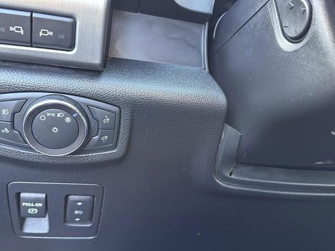 Used 2018 Ford F150 Platinum w/ Equipment Group 701A Luxury image 15