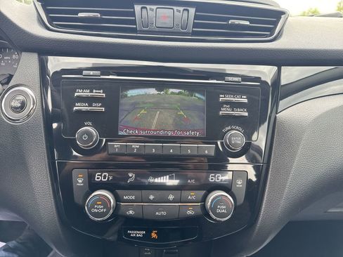 Used 2018 Nissan Rogue Sport SV w/ SV All-Weather Package AWD/4WD image 15