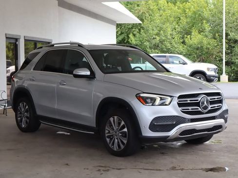 Used 2020 Mercedes-Benz GLE 350 4MATIC w/ Premium Package image 3